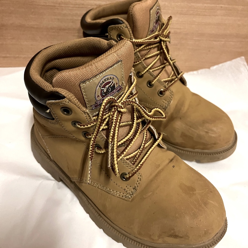 Brahma Bevel Boots Women's Steel Toe Safety Work Boot Tan Size 7. Oil Resistant.